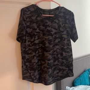 Lululemon size 10 camo workout shirt